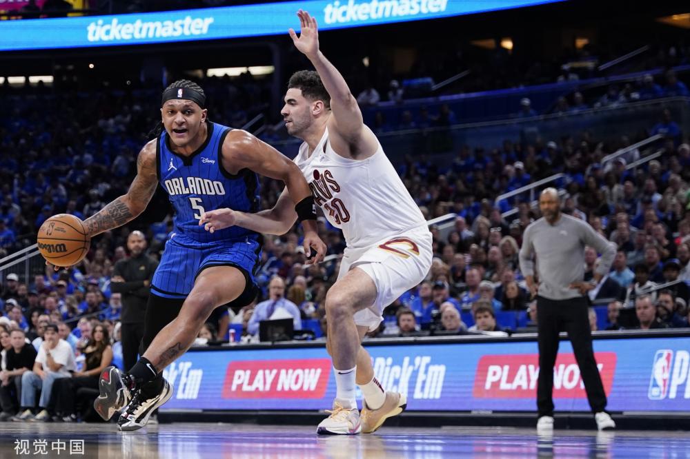 谁就更接近 谁就更接近