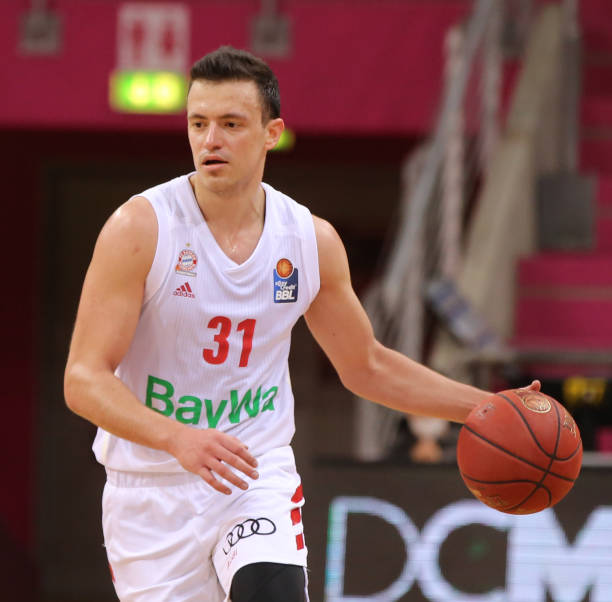 教练组在赛 教练组在赛