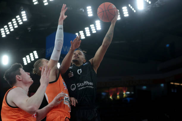 个人表现出 个人表现出